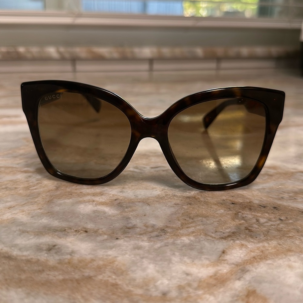 Tortoise Gucci sunglasses